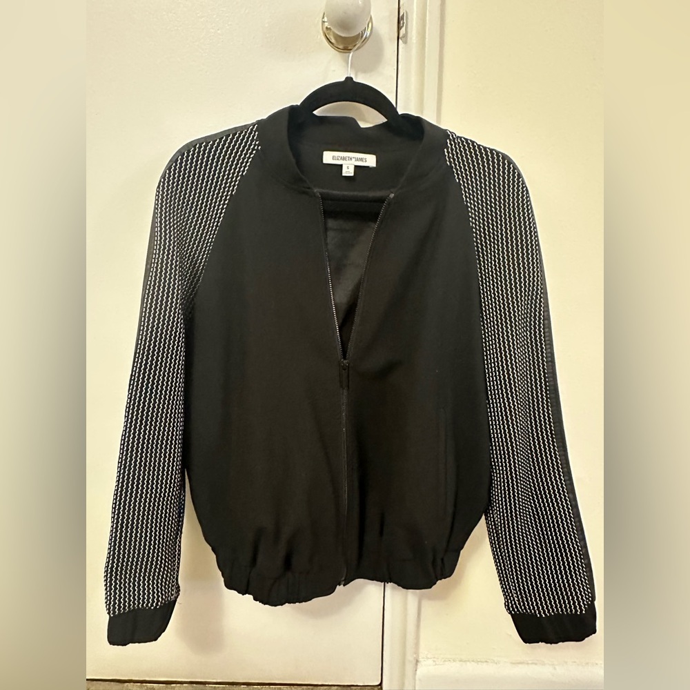 Elizabeth and James size S
